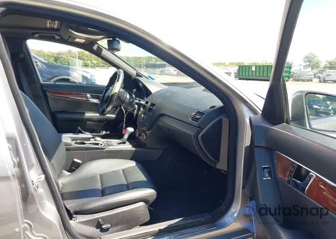 2010 Mercedes-Benz C 300 Luxury 4Matic/Sport 4Matic from USA, damaged, VIN WDDGF8BB1AR126896